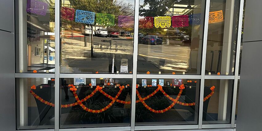 Dia de Los Muertos Ofrenda